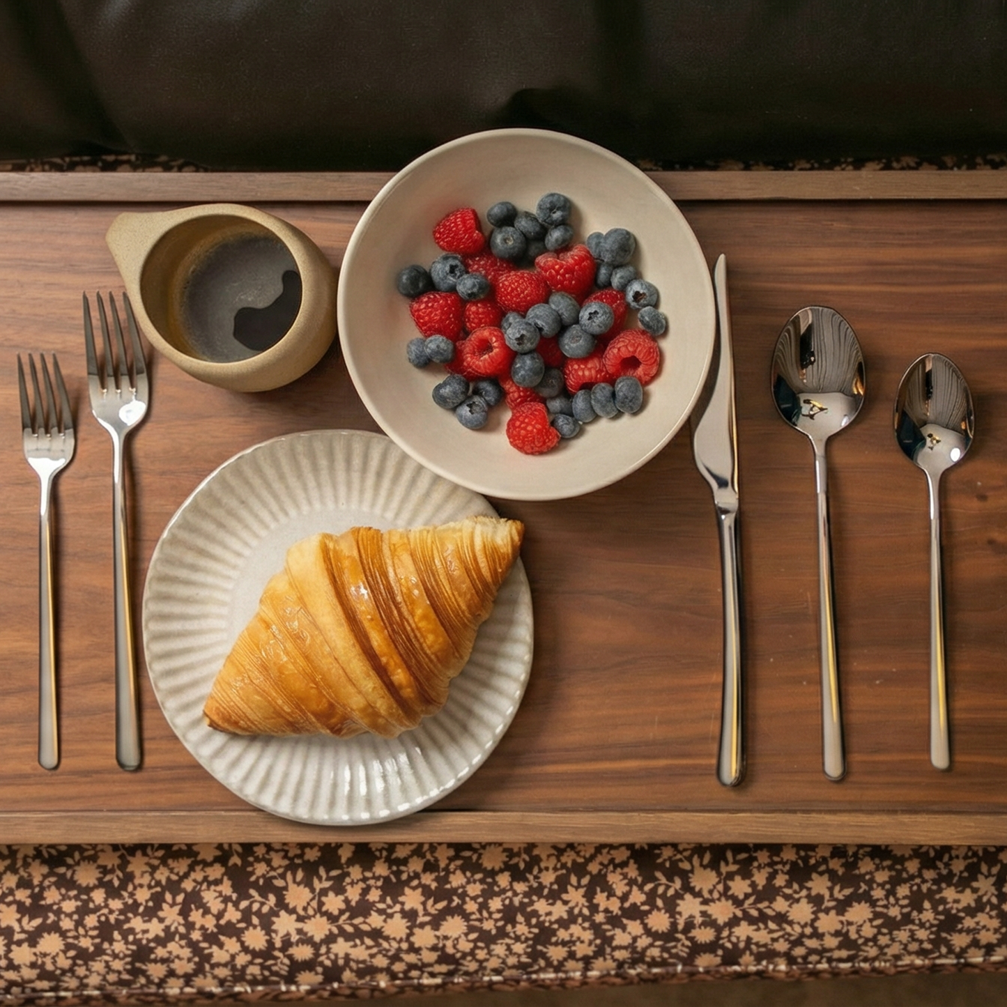 Emilia flatware piece dimensions diagram showing length of each utensil