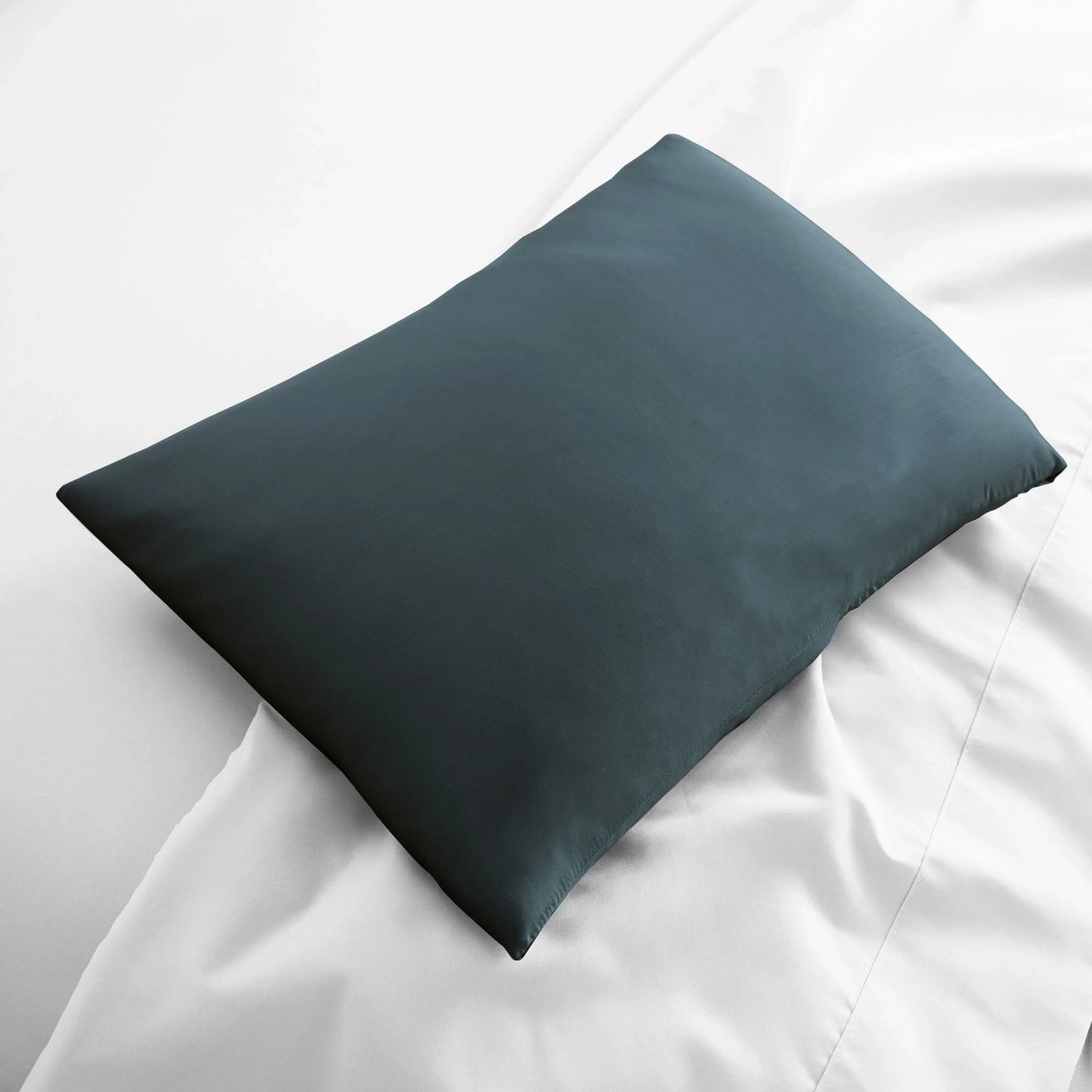 Bamboo pillowcase zipper closure detail closeup along side edge